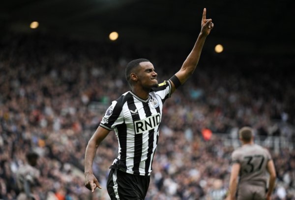 总价1.4亿镑💥英媒：红军准备报价伊萨克 1.2亿固定+2000万浮动