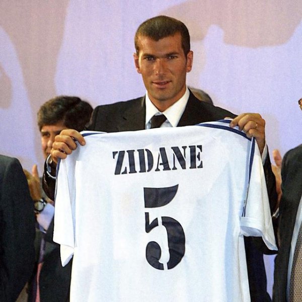 意甲荣光岁月! 01/02赛季夏窗前十: 意甲七席, 标王齐达内7750万