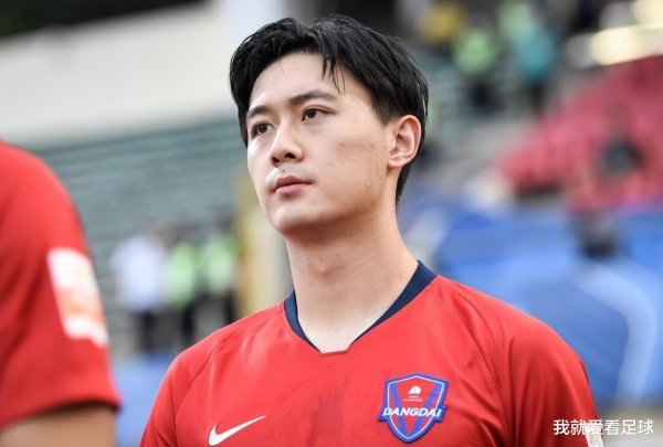 申花功勋老将本赛季沦为后备  , 未来是否能续约, 还需要看表现