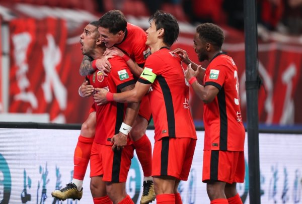 古代足球    报：海港虽暂追赶  1分，但后面赛程艰难，需做好面对困难准备