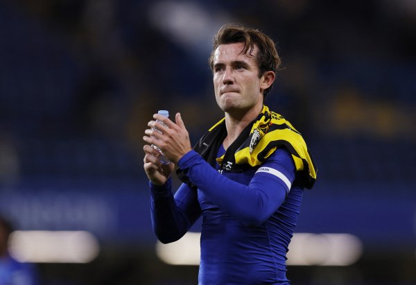 记者：切尔西计划让奇尔维尔永久转会至斯特拉斯堡