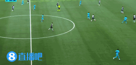 这竞技状态  能踢吗😟内马尔开场不到1分钟自己把脚扭了 表情十分痛苦