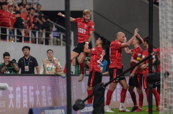 记者：蓉城为第一次踢亚冠交学费，但总体精气神和主动性很到位