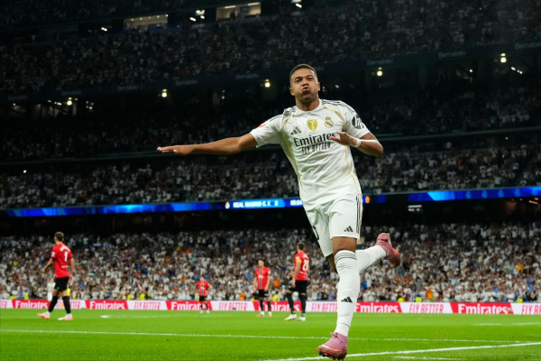 刺激夜: 皇马2-1, 巴黎6-3, 罗马1-0, 拜仁3-2, 曼联3-2, 马竞1-1