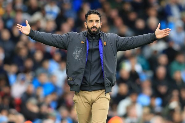 阿莫林：我和本菲卡没有联系 希望B费在更靠后的位置上更多盘带