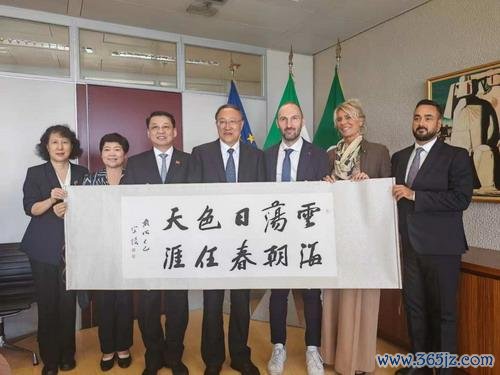 驻米兰总领事刘侃陪同宁夏回族自治区党委书记李邑飞访问米兰
