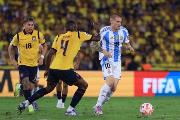 阿根廷10号太重 18岁马斯坦托诺背不动 10次丢失球权获6.4低分