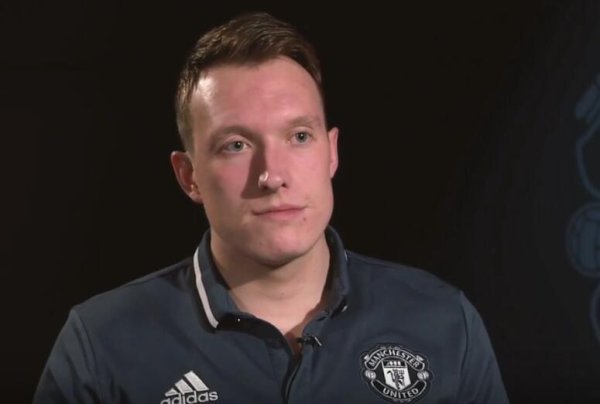 菲尔-琼斯: 阿莫林是个有新想法的指导教练员, 曼联必须给他更多的支持