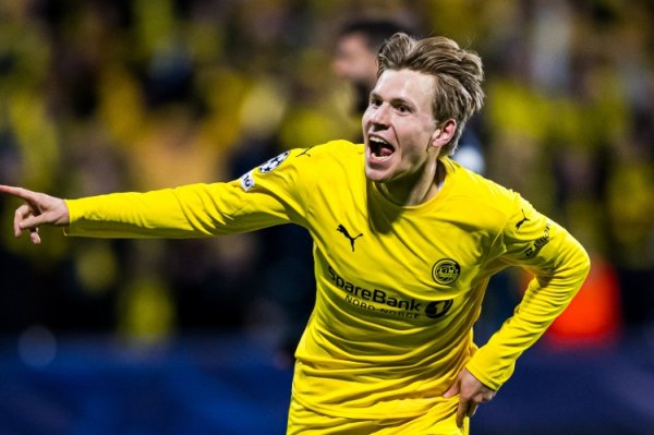 25岁为时不晚！海于格欧冠灵性双响+获评10分，昔日闯荡米兰失败