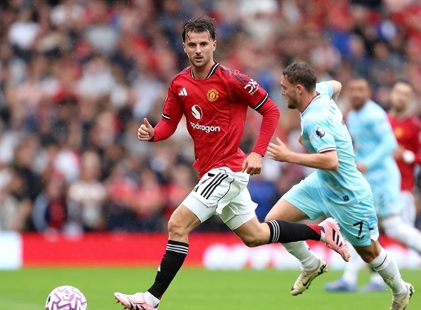 曼联芒特伤势无大碍, 准备好德比战力拼曼城