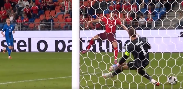 奥布拉克太绝望: 3次被攻破古代足球    门  , 曼联超级新援哑火: 6场0得分