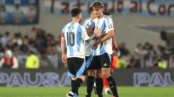 帕斯: 每场赛事  前我都会看梅西的视频, 他一直是我的偶像