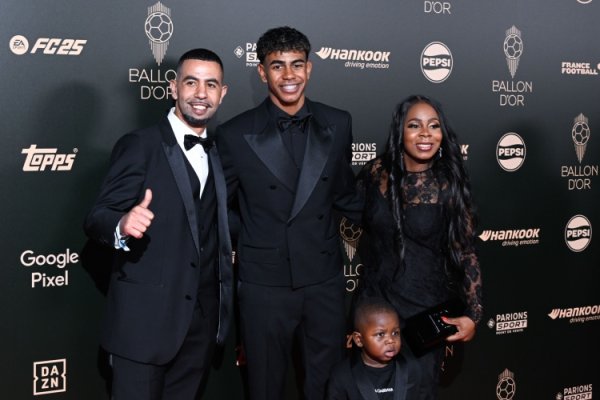 又来了😅亚马尔父亲社媒：我生来是为了死 而不是为了给人当狗