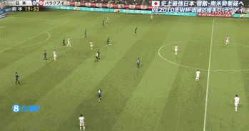 这球漂亮！阿尔米隆潇洒停球后凌空扫射，攻破铃木彩艳大门！