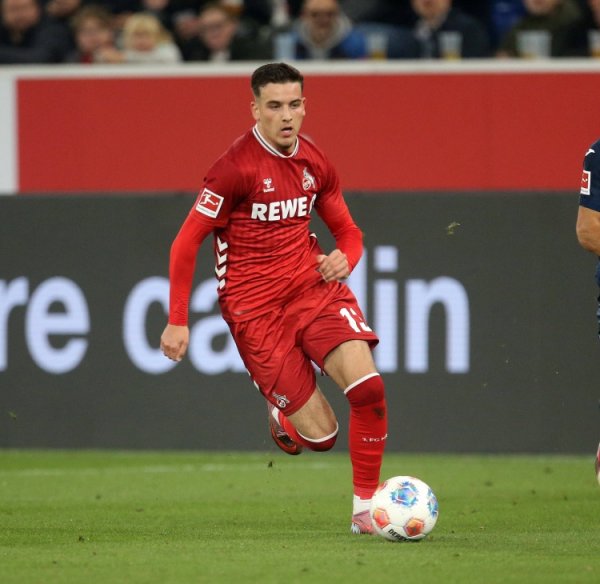 记者：拜仁多特和英超球队确在关注科隆小将马拉，但未有任何行动