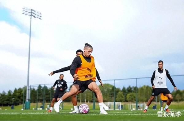 咸鱼翻身? 曼城废柴突然重返25人大名单 卖不掉只能死马当活马医