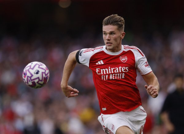 约克雷斯此前9场赛事  只进1球，本场3分钟内连进两球