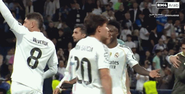 选择太差？赛后维尼修斯和卢宁问巴尔韦德反击怎么不射球