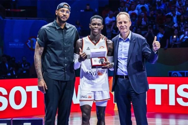 小黑施罗德跨越  诺维斯基成为德国队史第一人! !