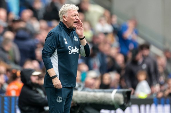 莫耶斯：埃弗顿被吹的那球确实是越位违例  了 热刺任意球真的很厉害