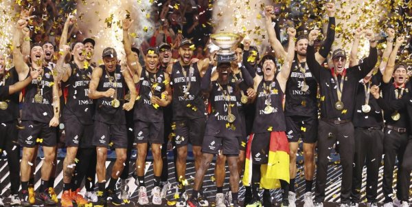 32 年等一回! 施罗德中投定生死 德国 9 连胜拿下 2025 欧锦赛第一名