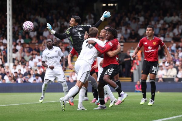 记者：巴因德尔在丢球中没有犯错，但也没做出提升球队信心的抢救